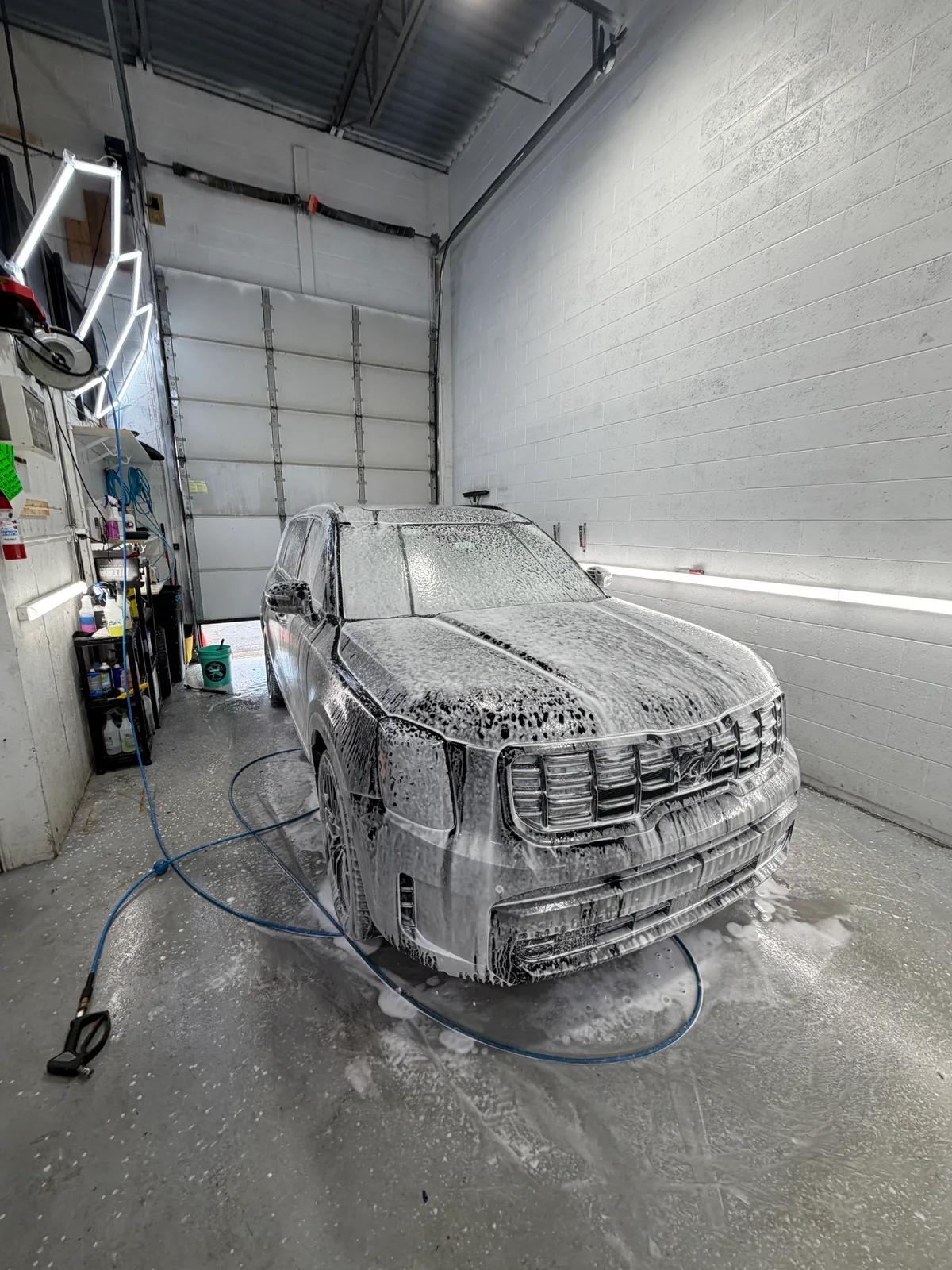 Kia Telluride — wash detail by GNelson Detailing