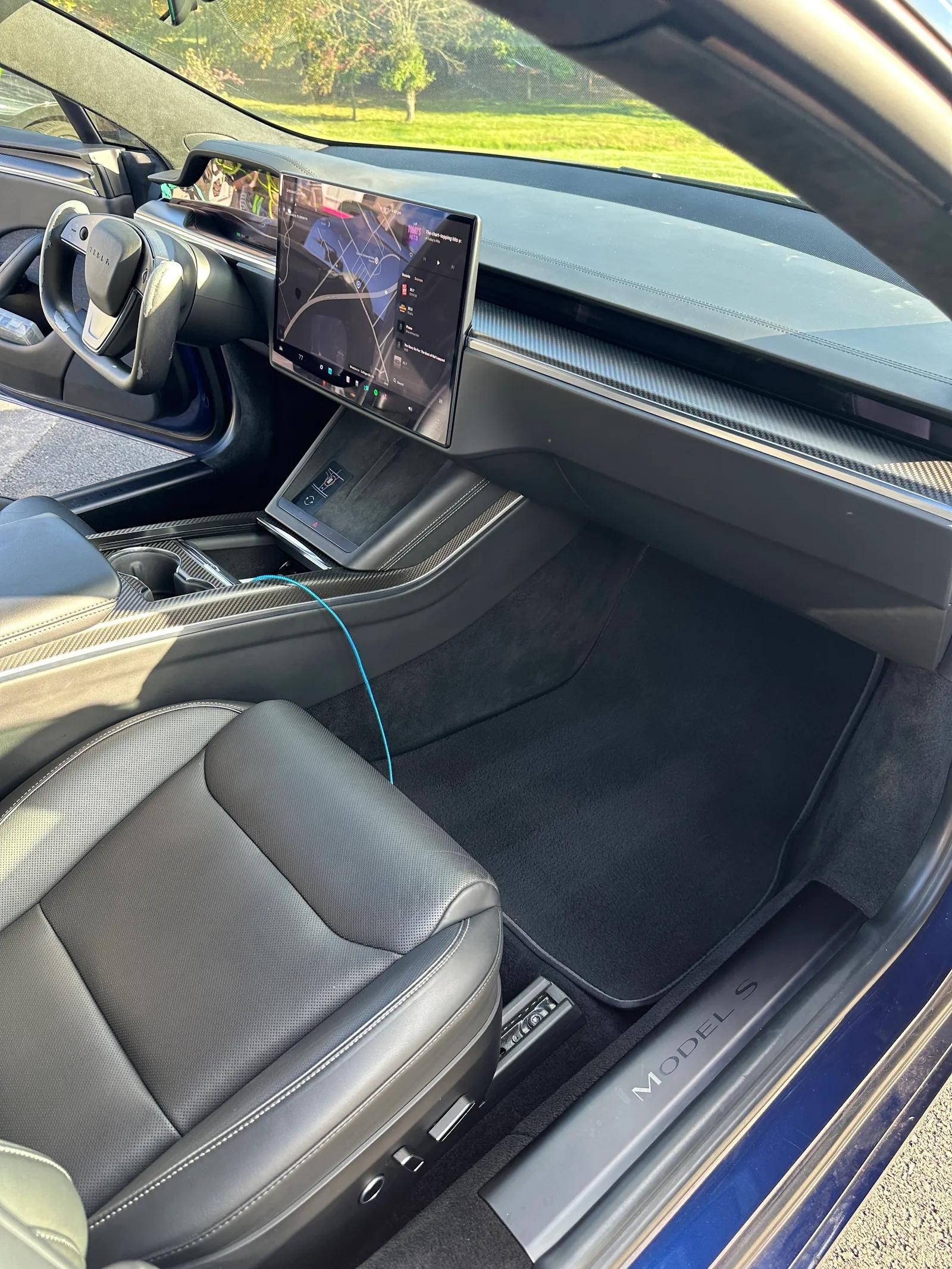 Luxury SUV — interior detail by GNelson Detailing